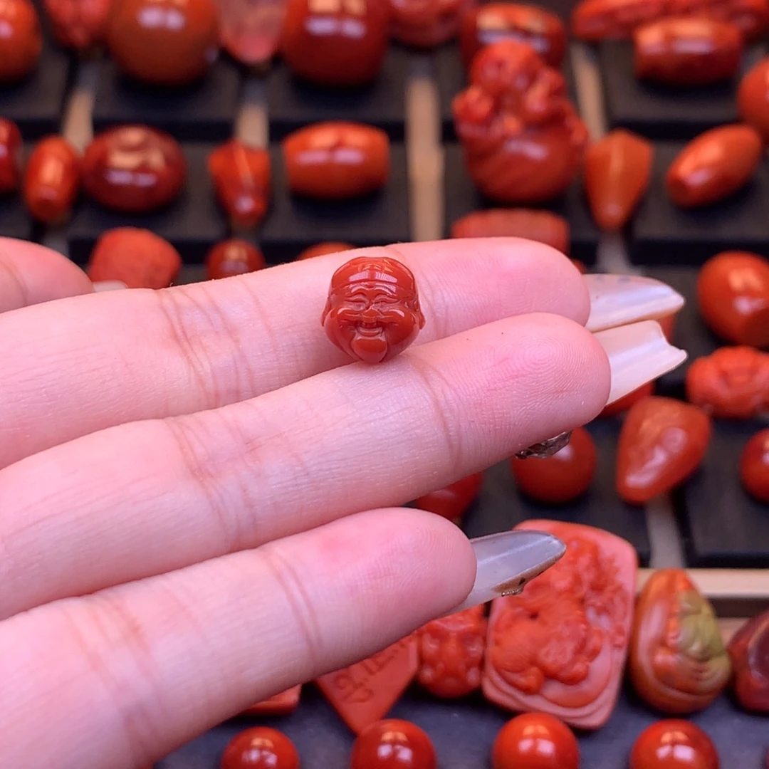南红玛瑙未镶嵌原矿财神10mm
