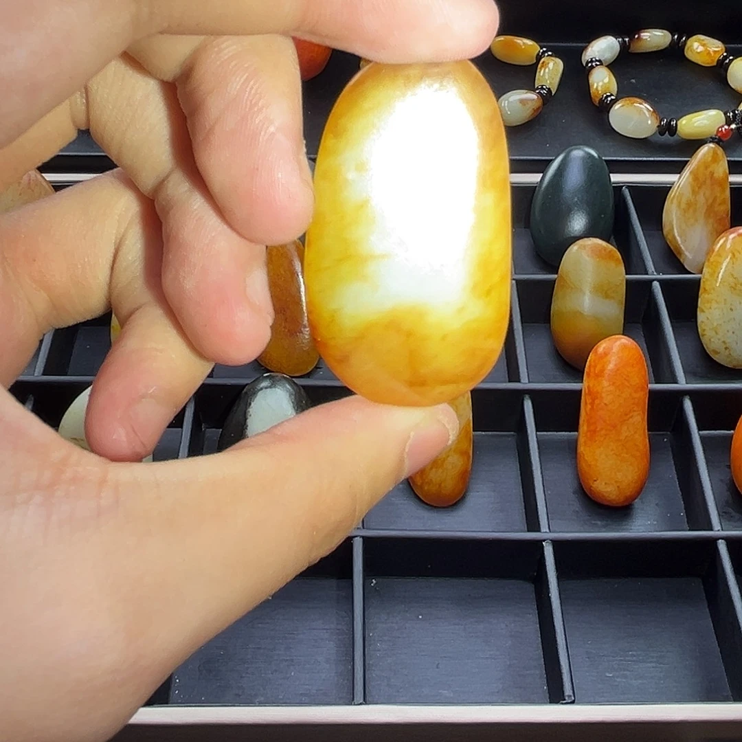 吊坠(赠链)未镶嵌和田玉