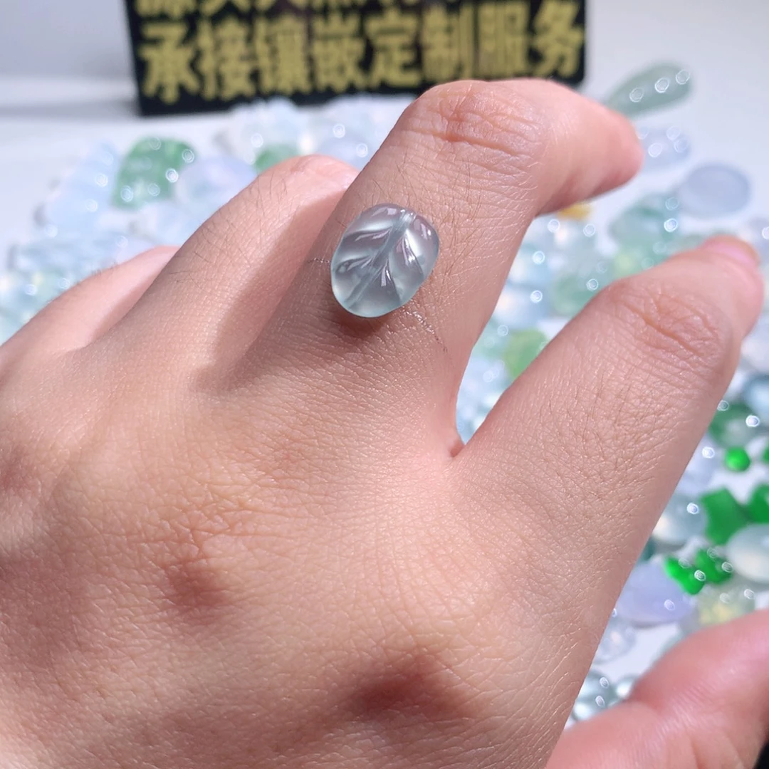 颈饰未镶嵌翡翠叶子