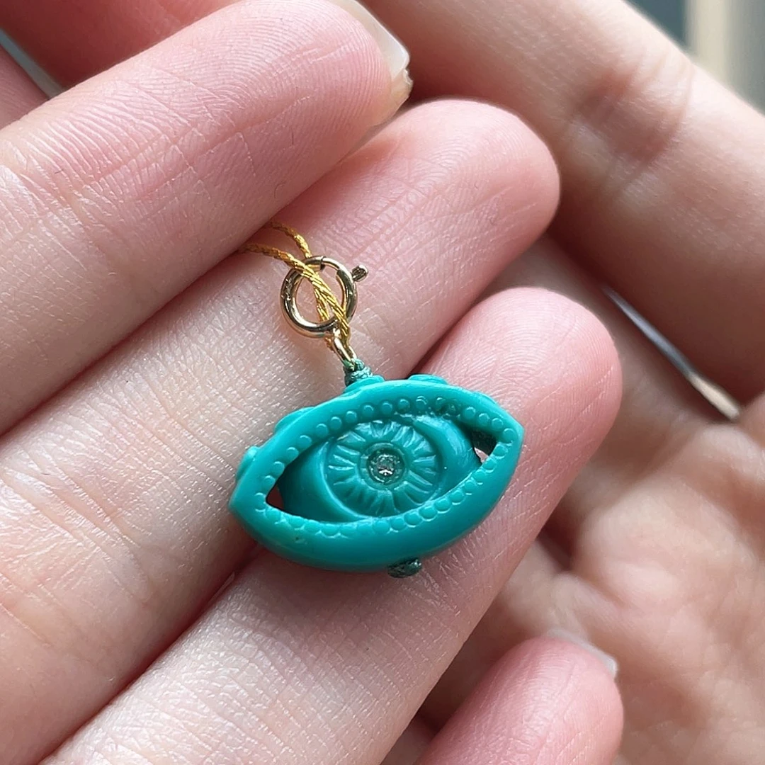 绿松石未镶嵌颈饰