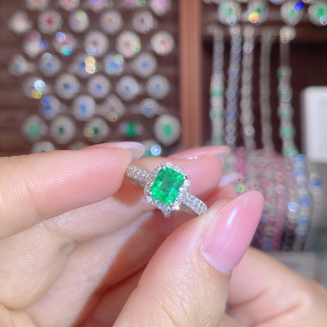 戒指铂Pt900镶嵌祖母绿木佐0.817