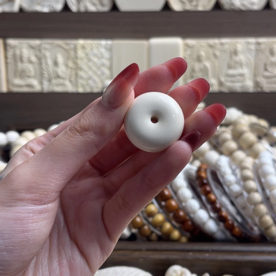 柴***乐其他猛犸象牙满纹面包圈吊坠精品