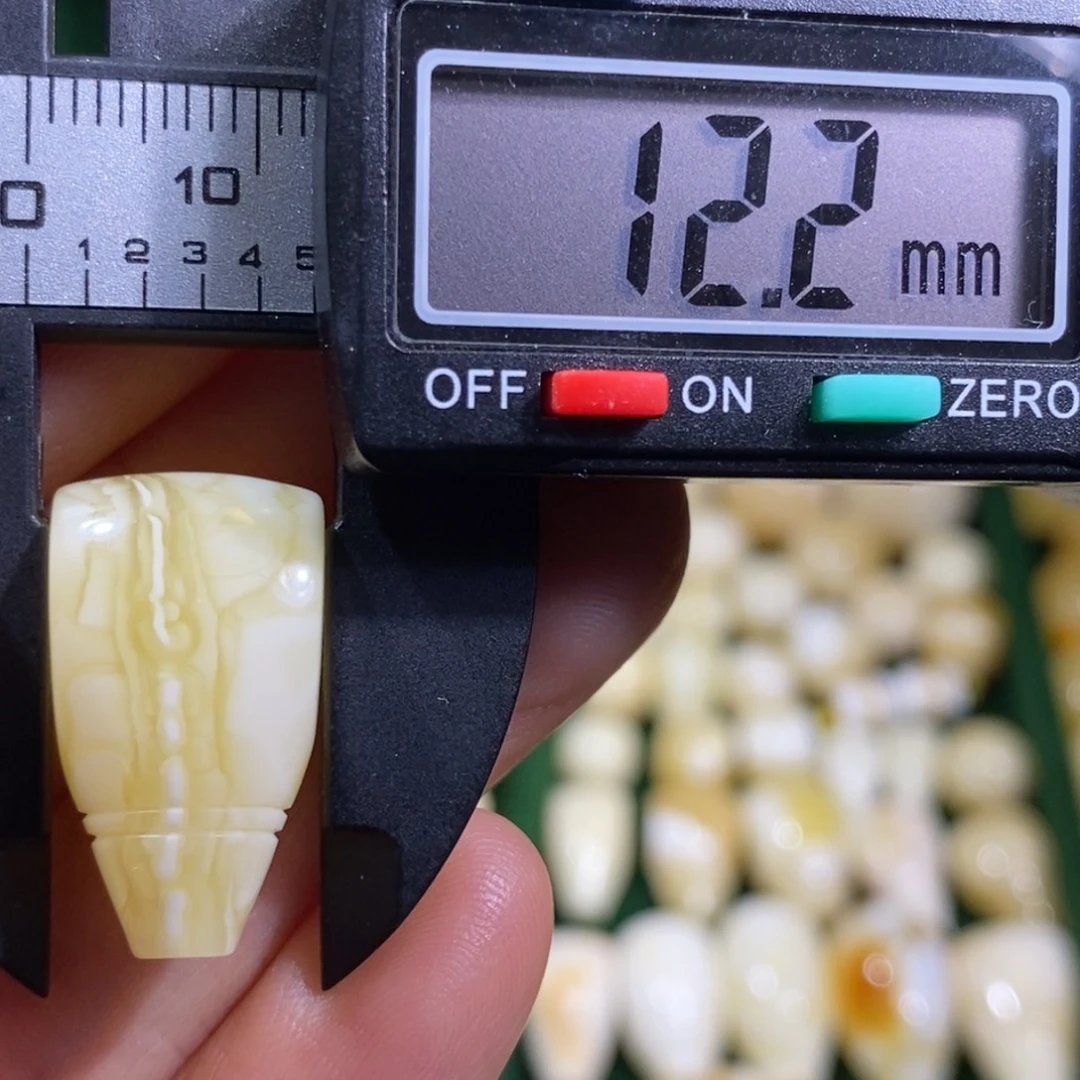 蜜蜡未镶嵌裸石配饰