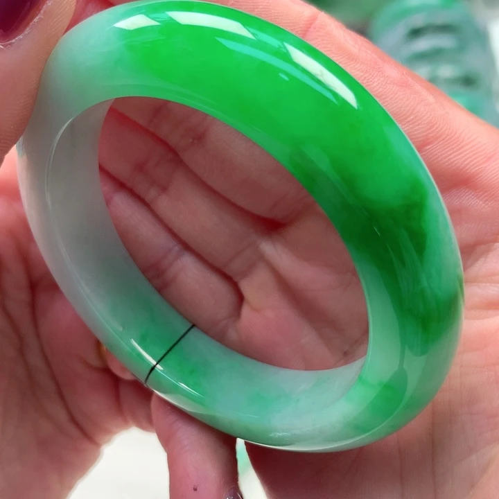 往***风翡翠未镶嵌手镯分两笔付36800未付40000