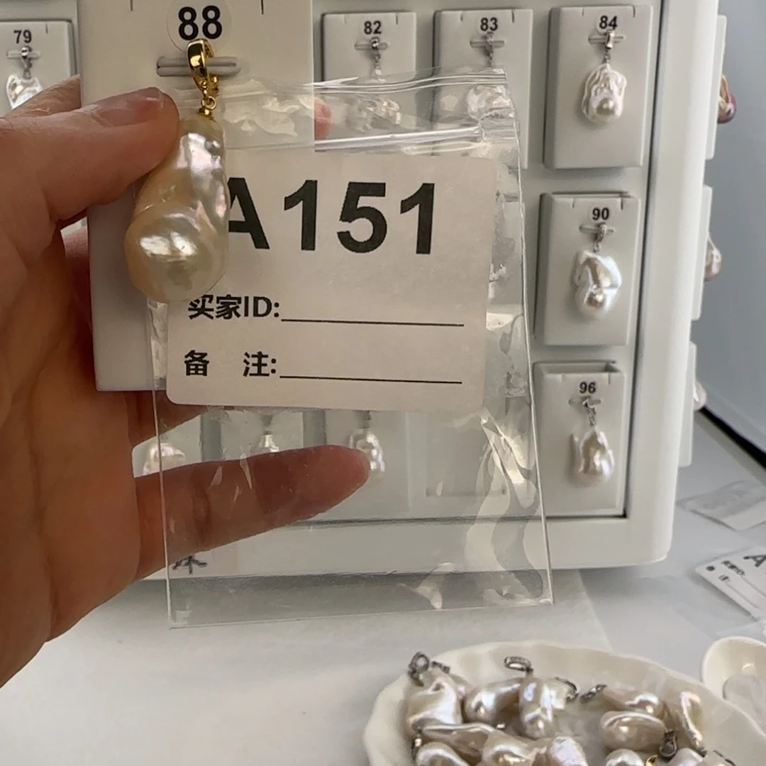 悦***妈淡水珍珠合金颈饰