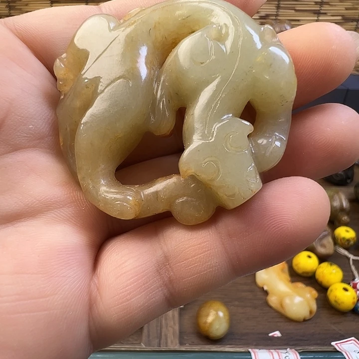 和田玉（糖玉）未镶嵌挂件