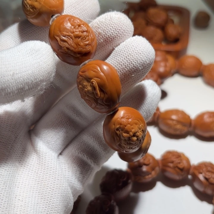 R***.手串/手链橄榄核罗汉特价有色差，客户要求不退换