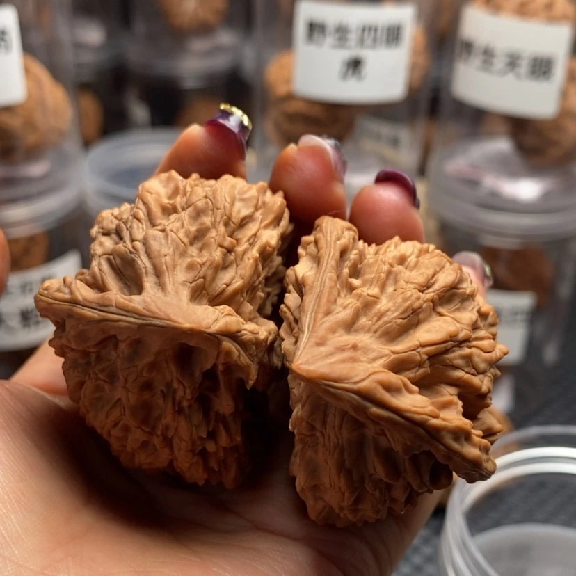 【闪购商品】文玩核桃吊坠鹰蛇