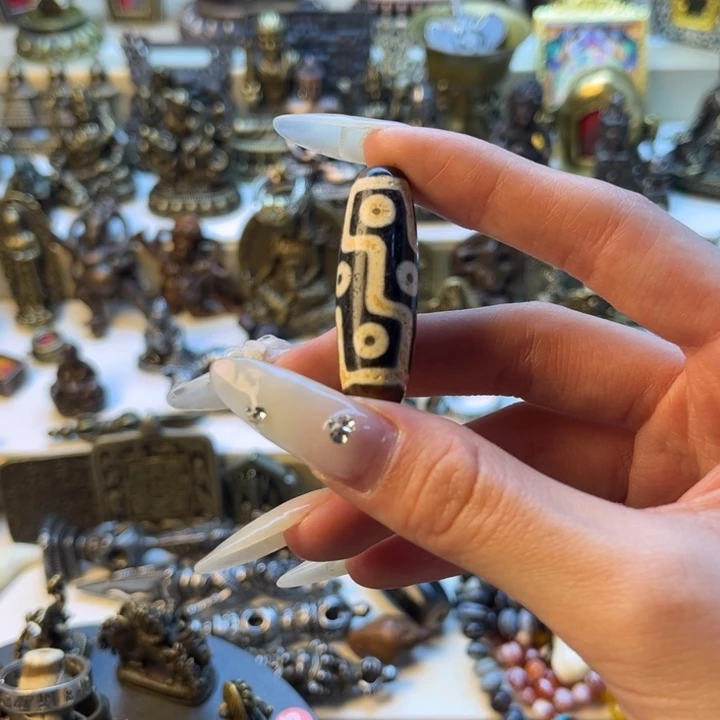 山***王泥塑闪价漏价一件