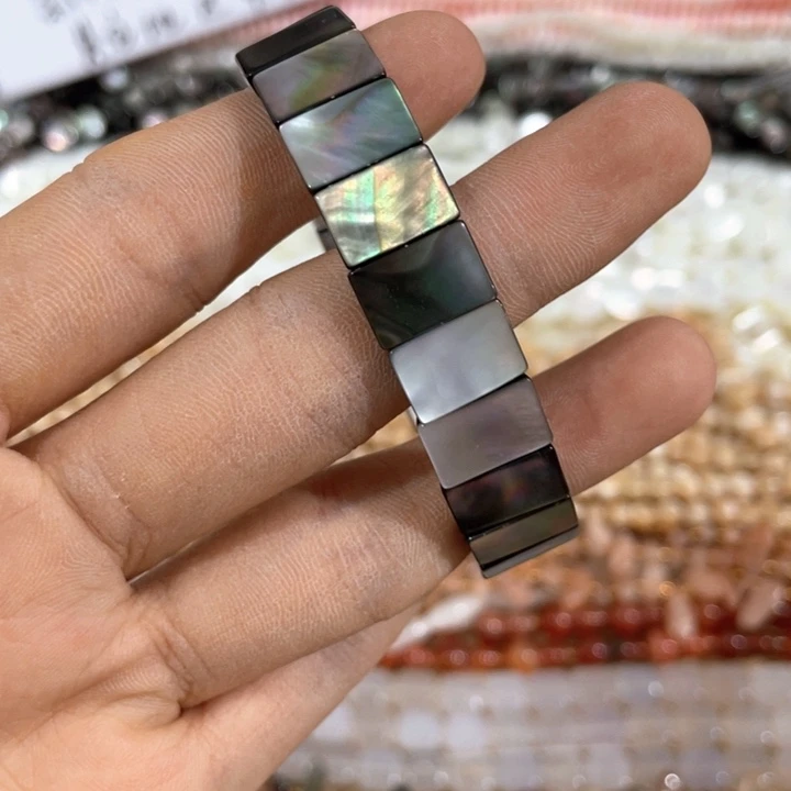 一条天然黑蝶贝手排