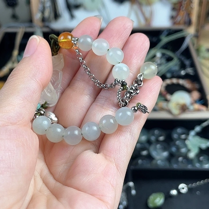 你***不蛇纹石玉合金颈饰