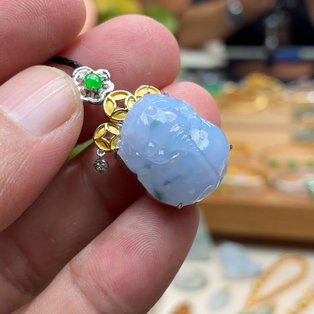 翡翠18K金镶嵌颈饰