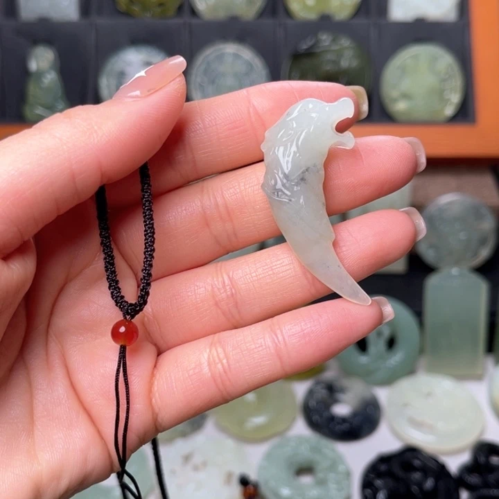 岫玉吊坠(赠链)未镶嵌