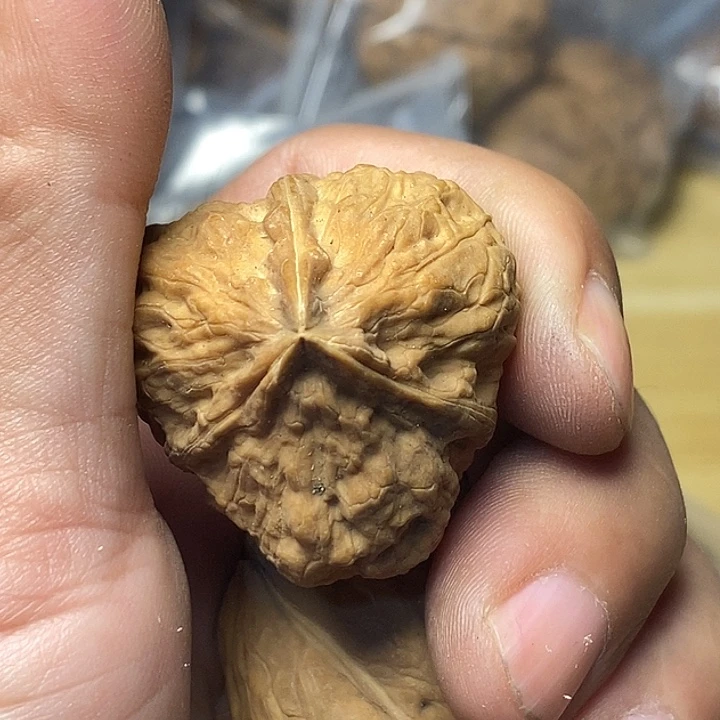 把件文玩核桃云南铁核桃69