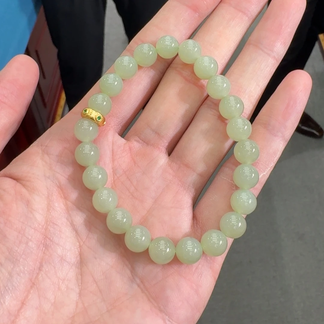 和田玉未镶嵌颈饰62宝哥卡8左右