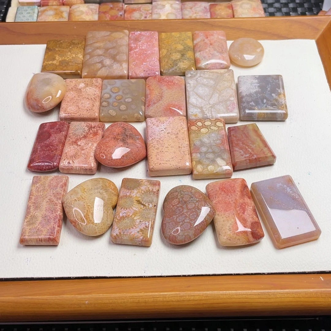 【闪购商品】未镶嵌吊坠(赠链)硅化玉时**梭