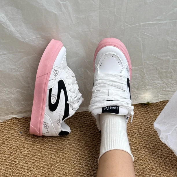 板鞋胶粘耐磨春季低帮休闲板鞋ins小白鞋女鞋夏季韩版潮流