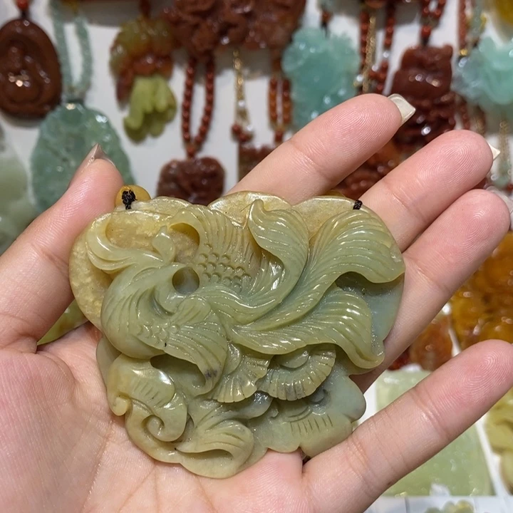 未镶嵌蛇纹石玉颈饰