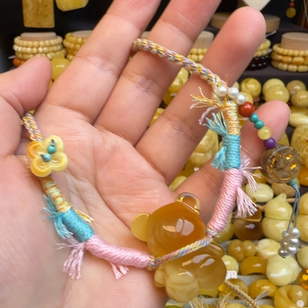 琥珀未镶嵌套链天然俄料蜜糖红溶洞妖花蜜蜡小熊吊坠