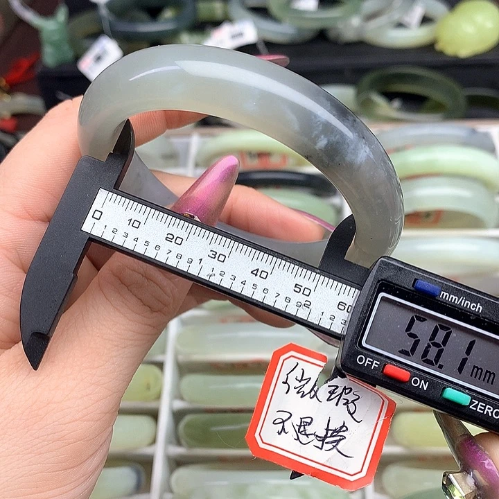 蛇纹石玉手镯未镶嵌506