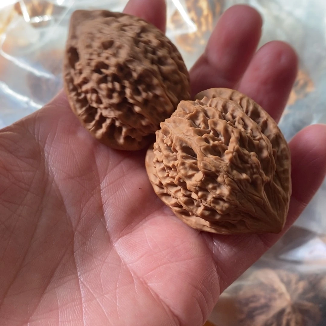 秦岭野生核桃鸡心