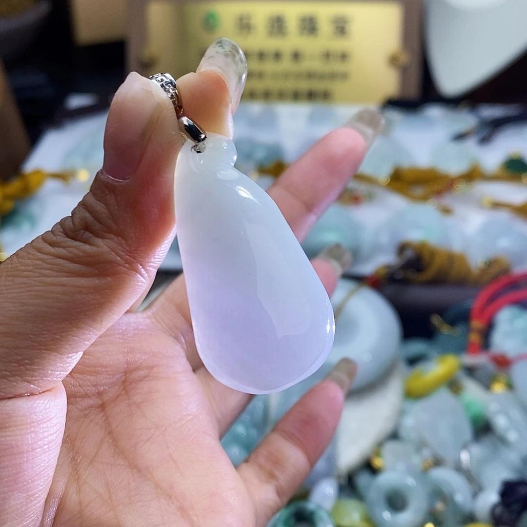 翡翠未镶嵌颈饰3070