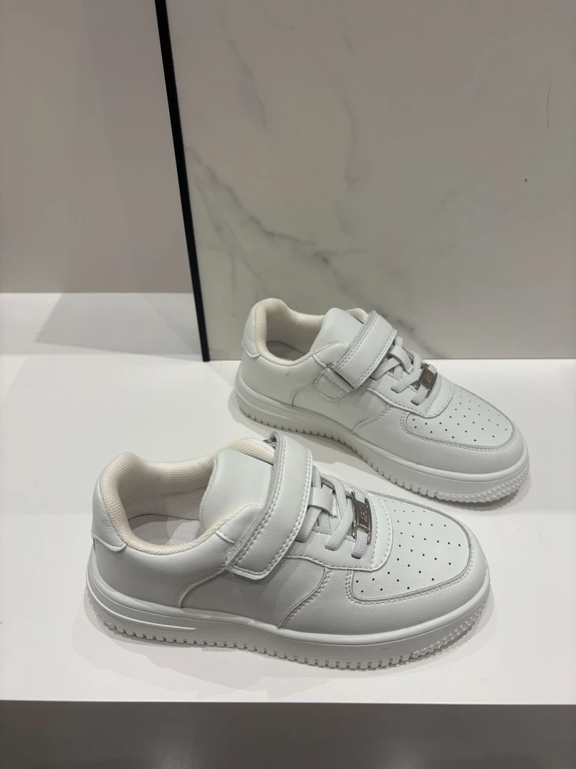 2024新款冬季小宝真皮板鞋AB23590