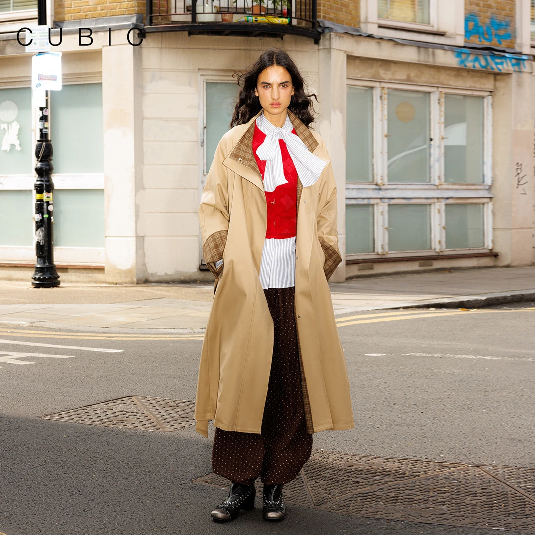 CUBIC简约撞色宽松廓形秋季小众拼接格纹袖口立领长款风衣EC1002