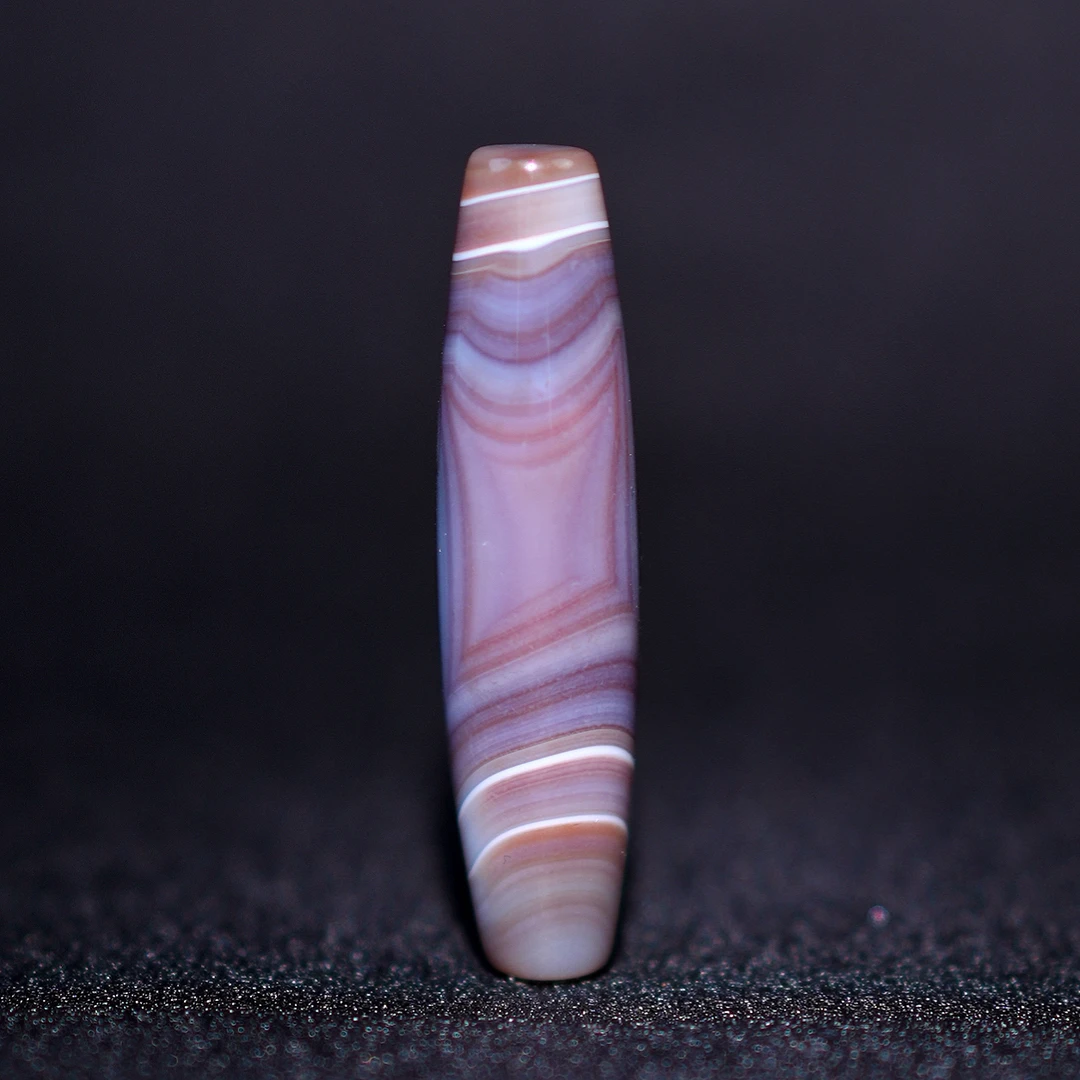 精品紫沁天圆地方缠丝玛瑙锁骨珠