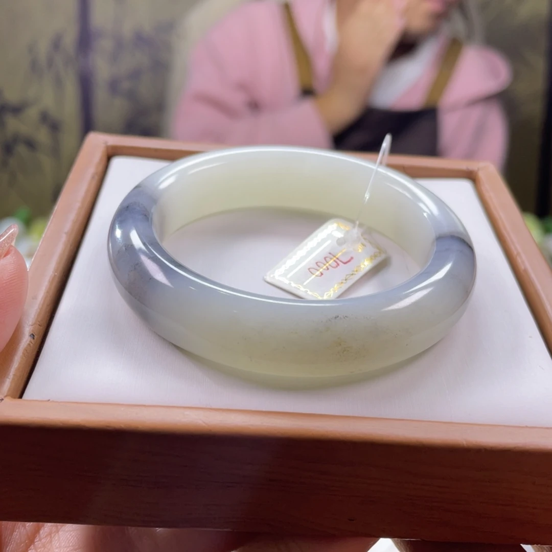 和田玉未镶嵌手镯51圈