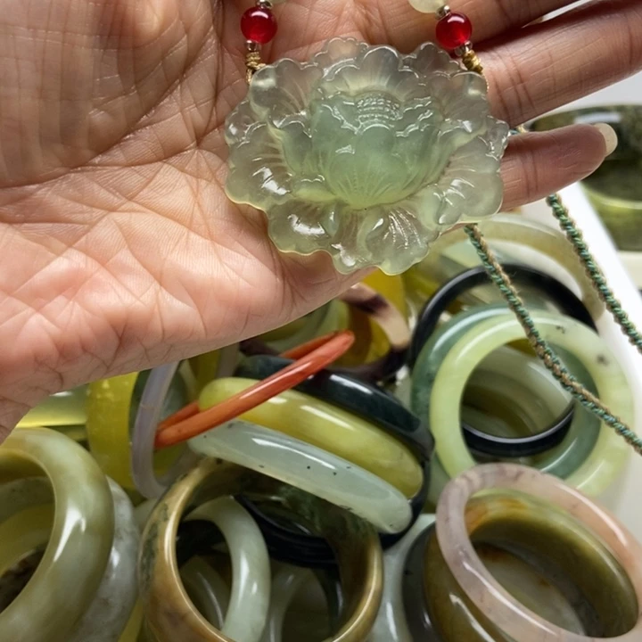 未镶嵌蛇纹石玉手镯