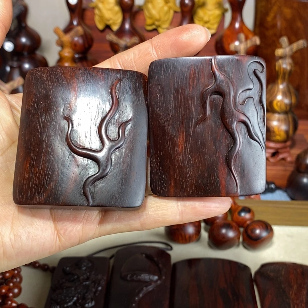 木顺**为小叶紫檀，补差价130，共230两个