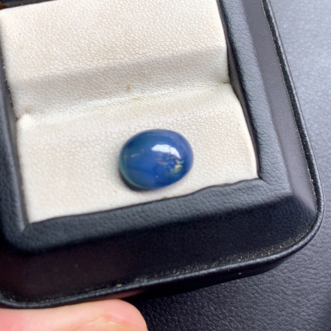 蓝宝石裸石未镶嵌