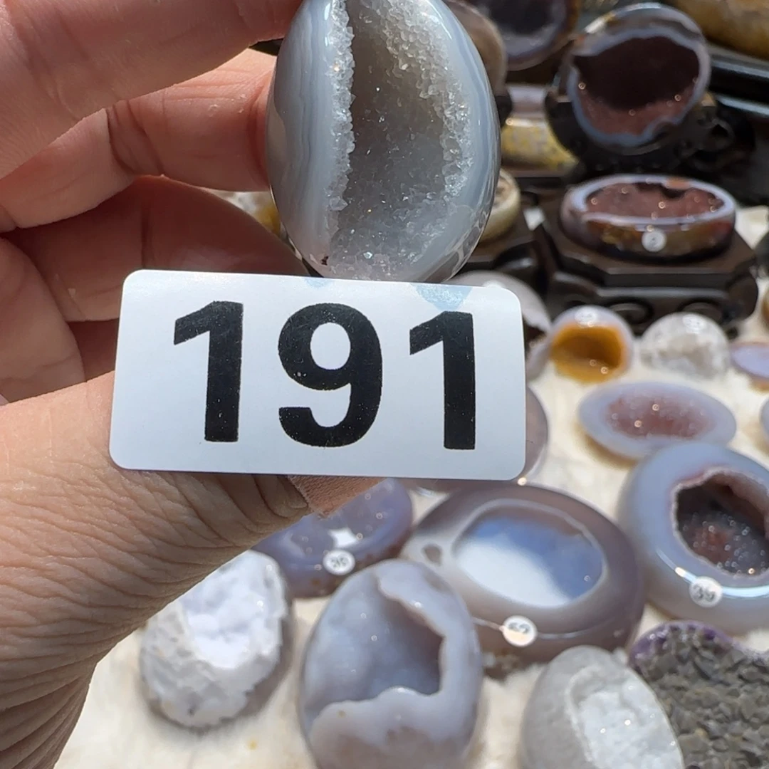 未镶嵌水晶大型摆件（非配饰）