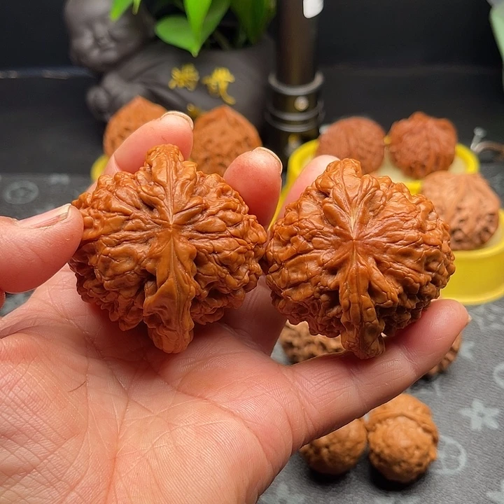 桃核把件全品龙鼎边56