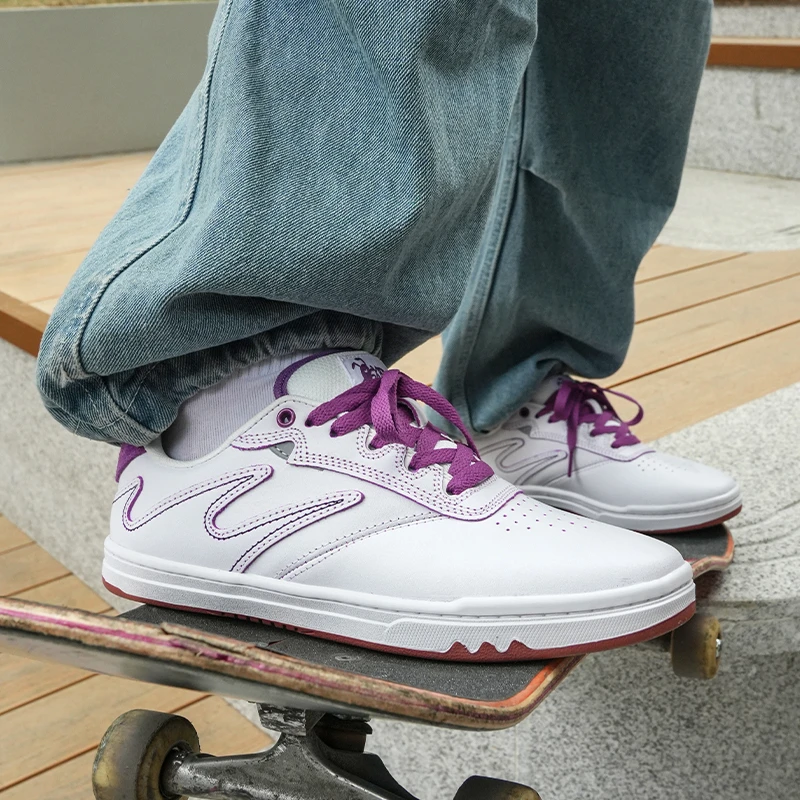 极路客2025春秋新款蚁系列紫色刮刮乐面包鞋男女款板鞋专业滑板鞋