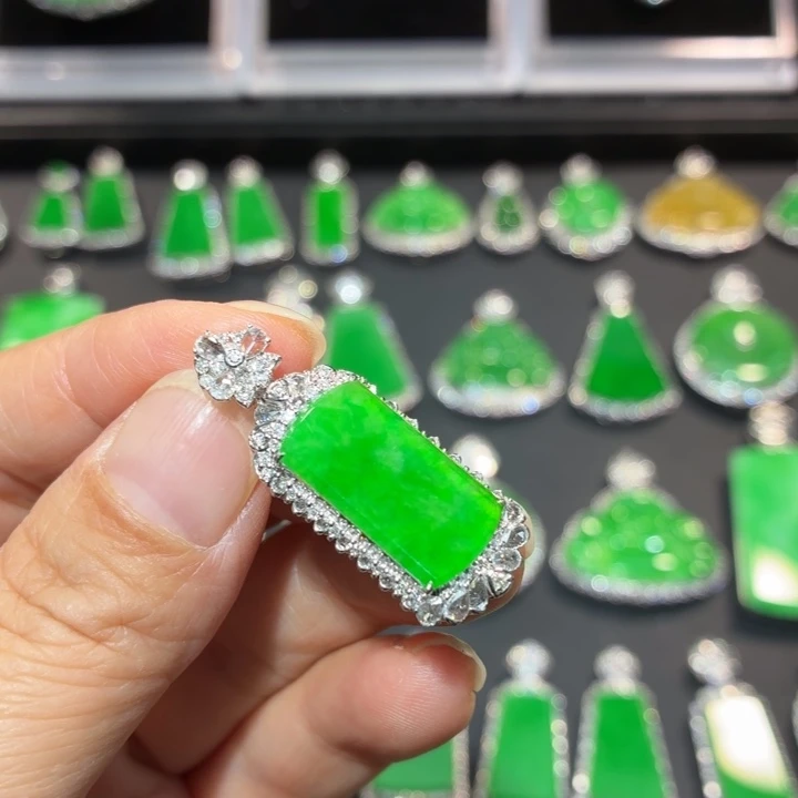 翡翠18K金镶嵌吊坠(不含链)翡翠