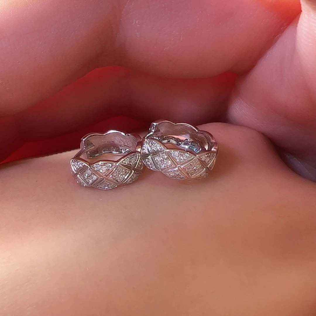 钻石耳饰18K金镶嵌菱格新版一对10mm