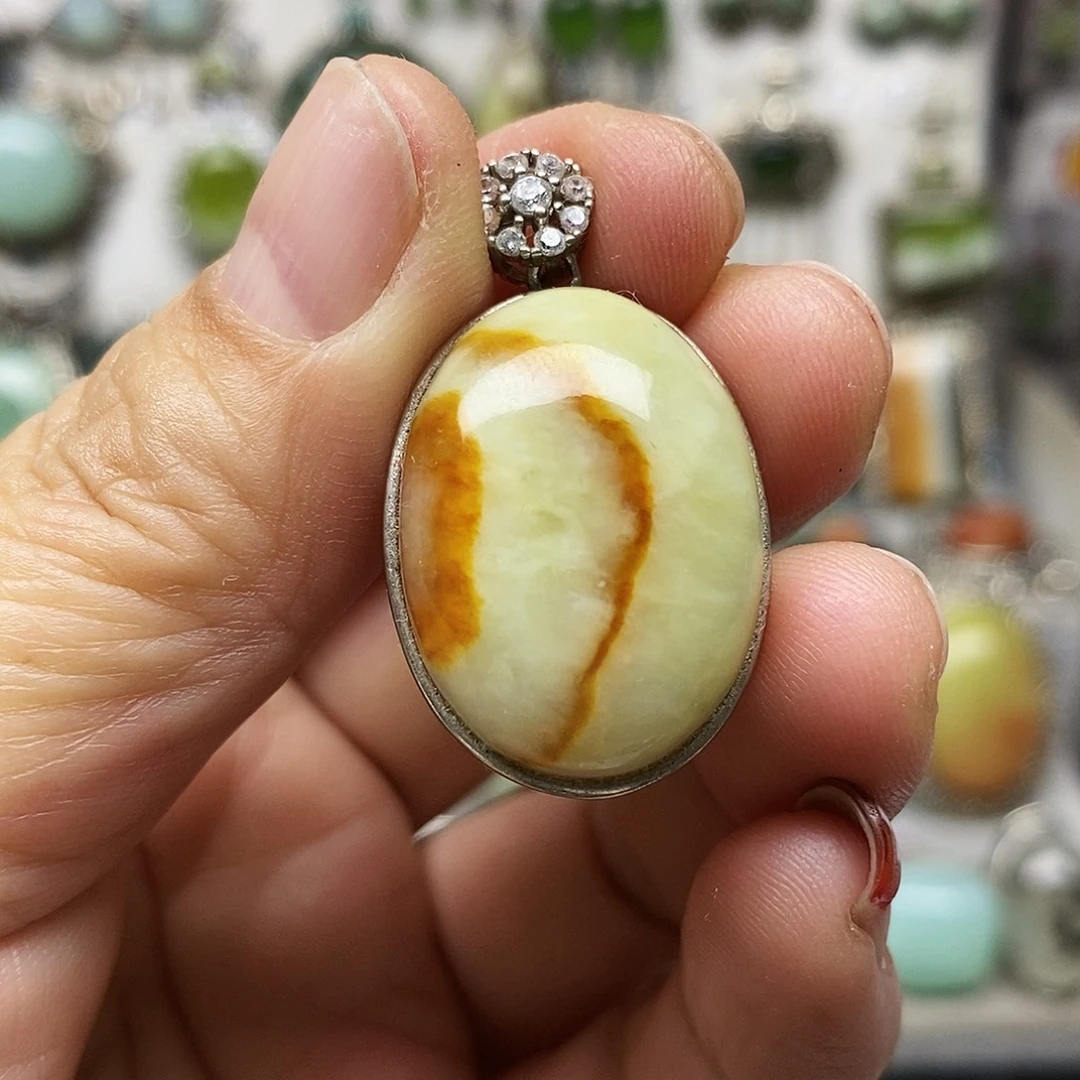 蛇纹石玉银S925镶嵌吊坠