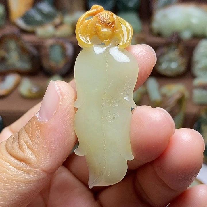 岫岩河磨玉（透闪石质玉）未镶嵌颈饰