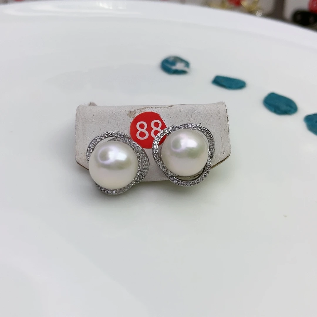 淡水珍珠耳饰未镶嵌