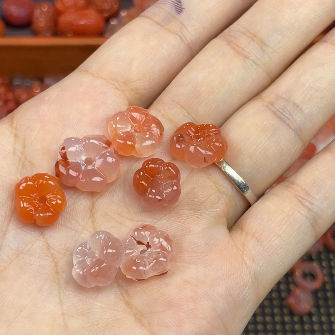未镶嵌配饰南红玛瑙?****?有钱花