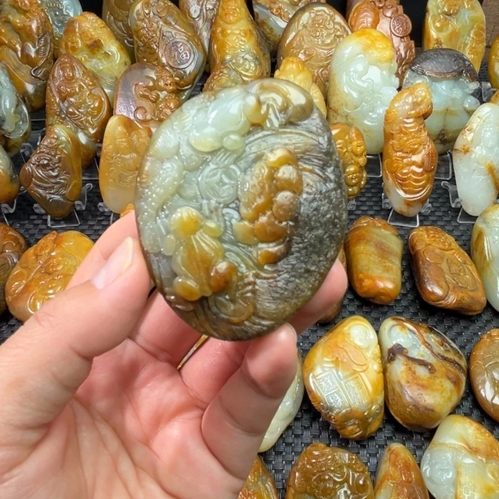 和田玉未镶嵌把件