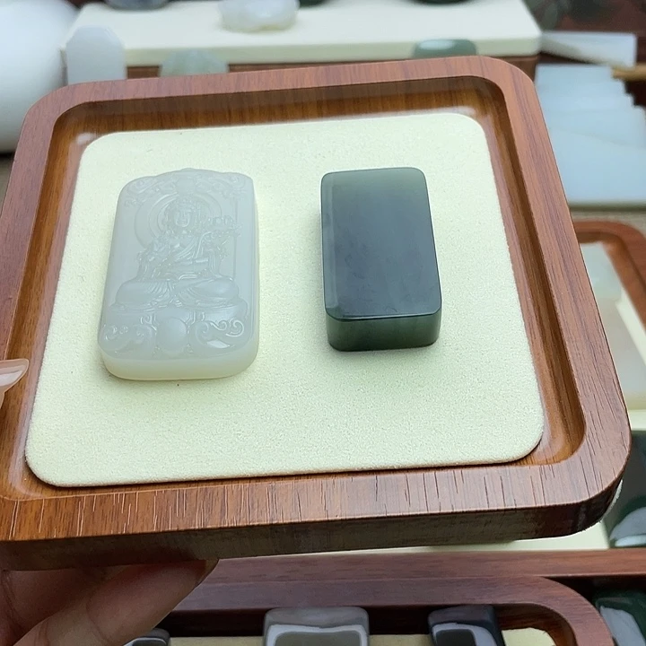 老***k和田玉未镶嵌颈饰