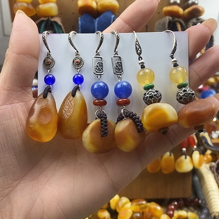 大***衣蜜蜡未镶嵌耳饰耳饰