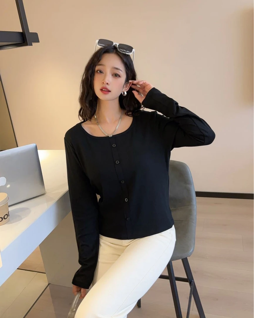 2025春秋新款女露锁骨长袖上衣设计感