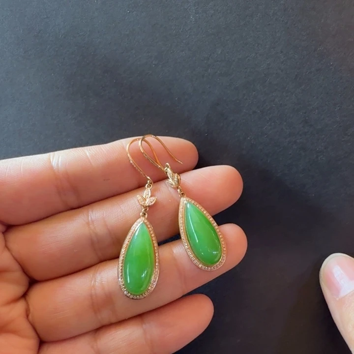 和田玉18K金镶嵌耳饰