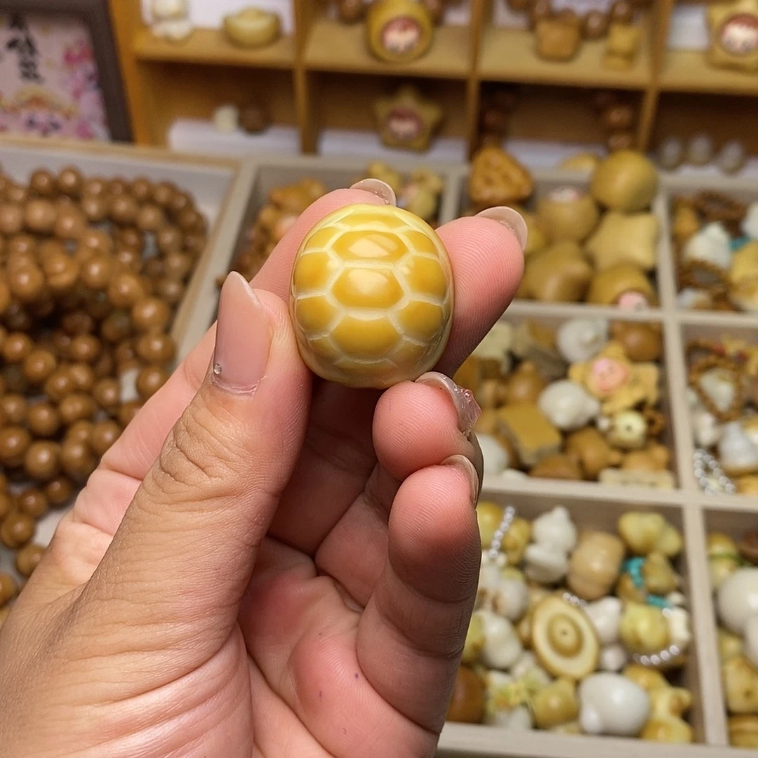 猴头核桃吊坠富甲