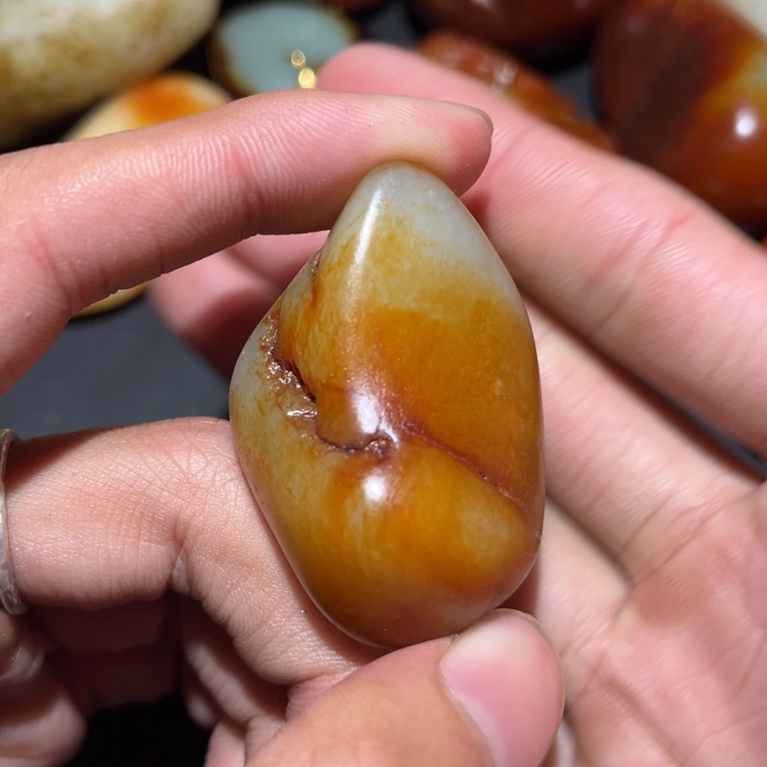 和田玉未镶嵌珠宝奇石