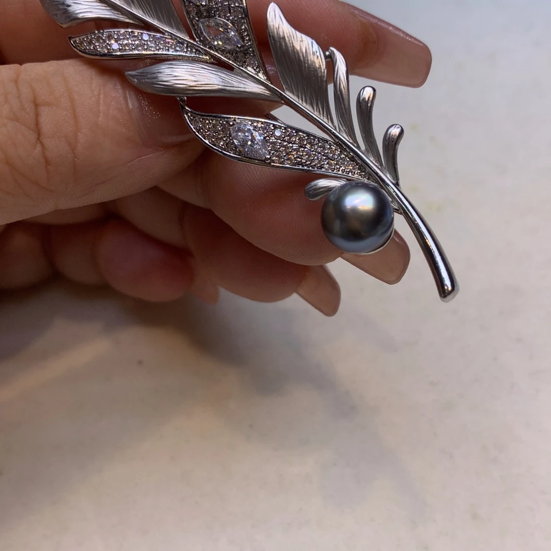 未镶嵌胸饰海水珍珠